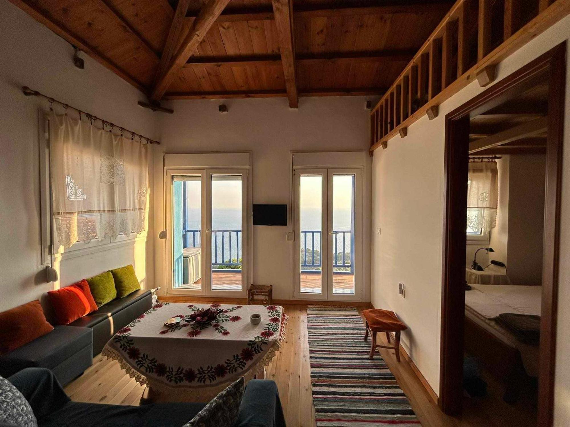 Avgoustina'S Home Glossa Buitenkant foto